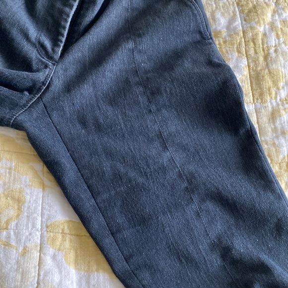 Peter Nygard jeans trousers with seam to keep shape. Size 4P. EUC. Straight leg - Picture 9 of 16